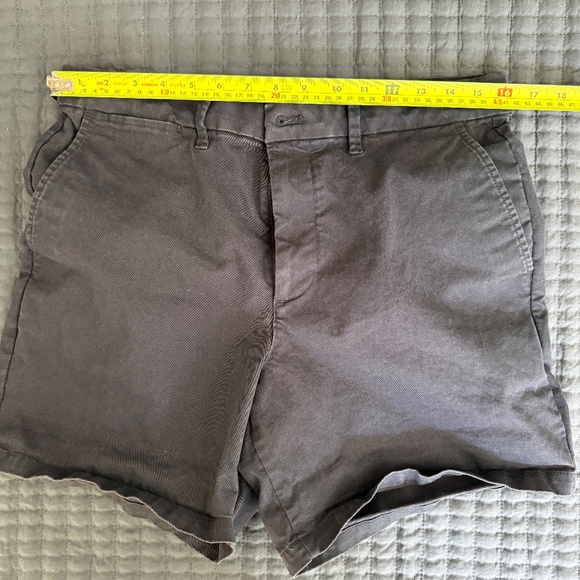 Gap 6” Short Size 31 - Picture 4 of 5